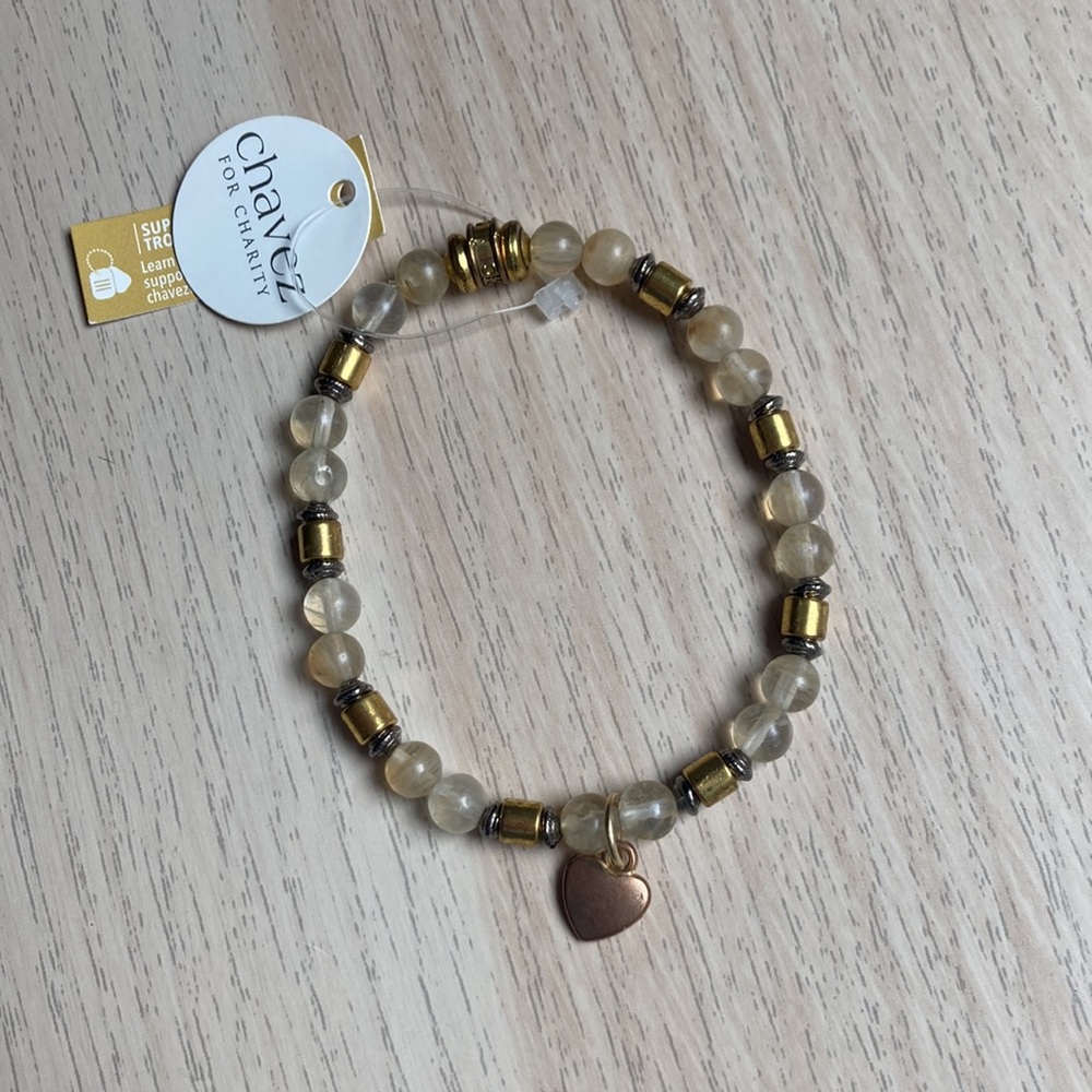 NWT Beaded bracelet, Chavez for charity, gold clear white, gold heart charm